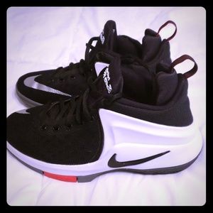 Nike Lebron James Youth Shoes